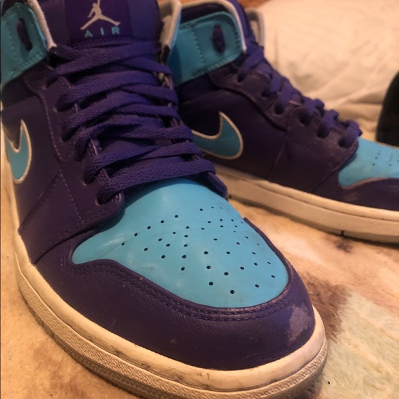 Jordan 1 Mid “Hornets” - Picture 2 of 7